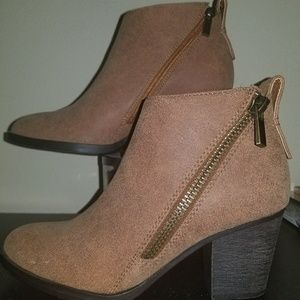 NWOT Bamboo Avenge w/Zipper & Casual Chunky Heel